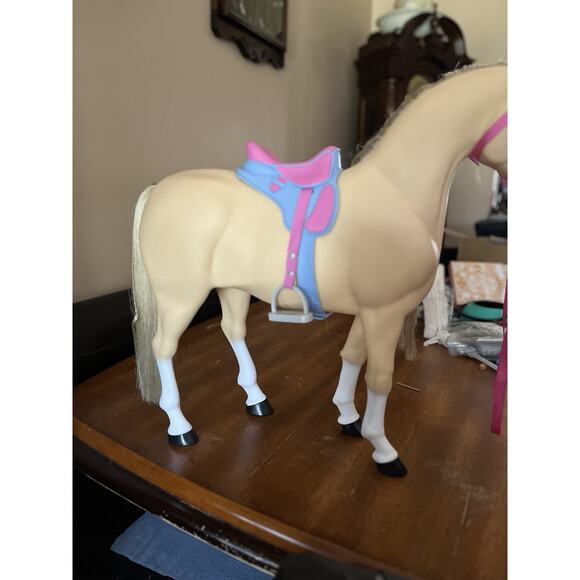 American Girl Lila Monetti’s Hollyhock Horse Girl of the Year (GOTY 2024) - Picture 5 of 13